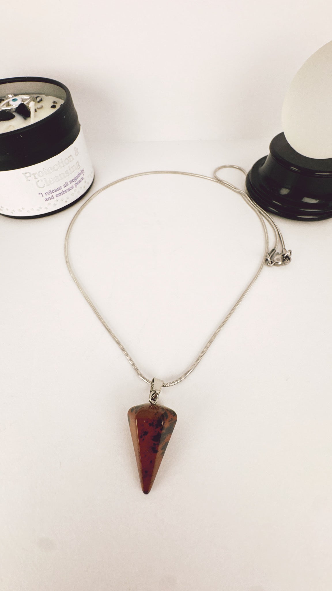 Pendulum necklace