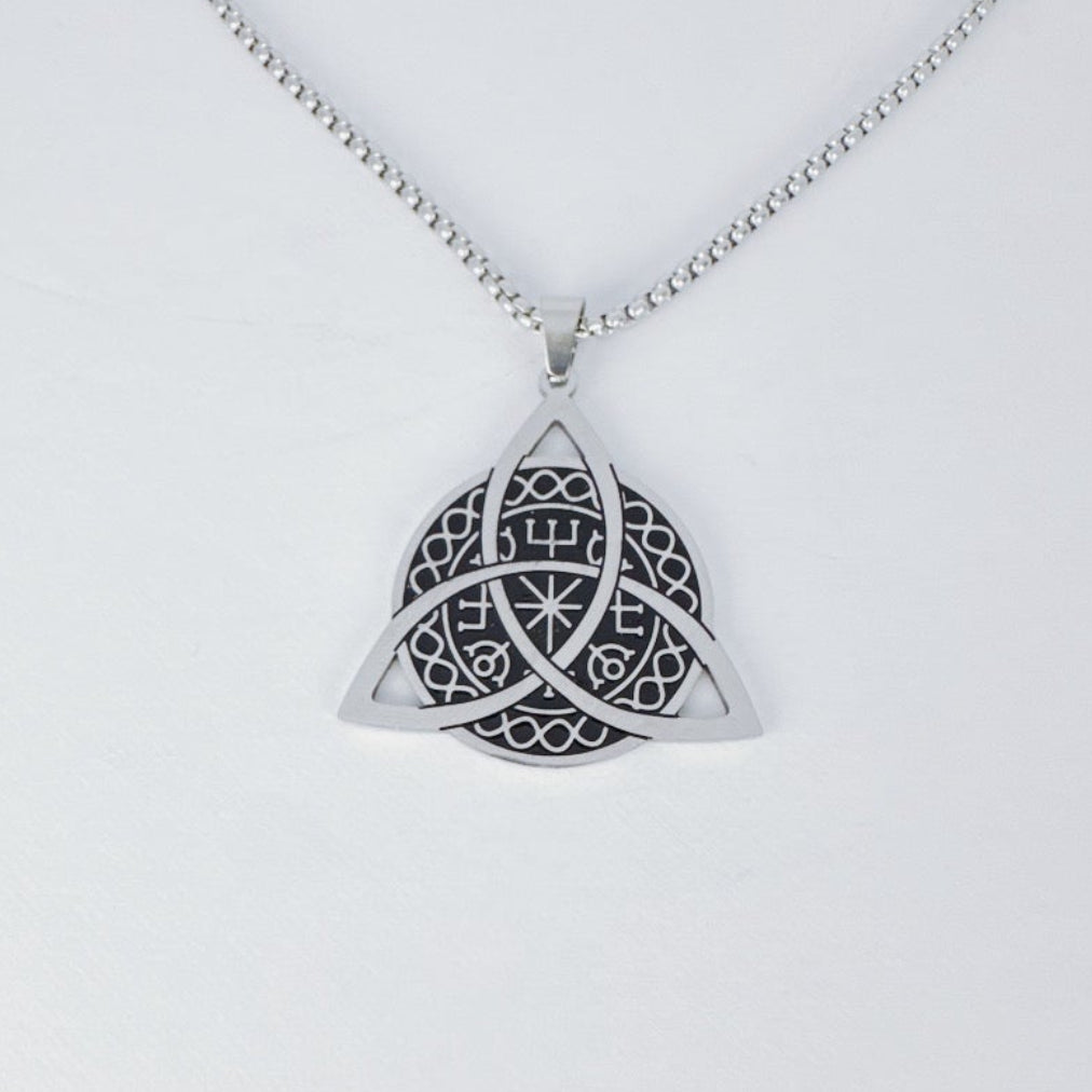 Celtic knot necklace II