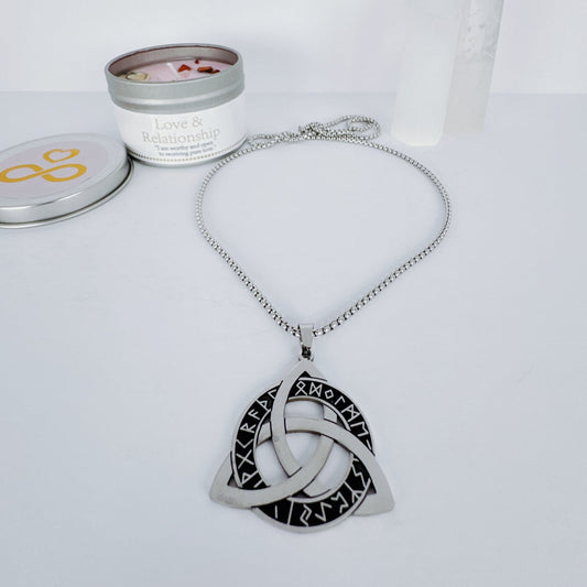 Celtic knot necklace III
